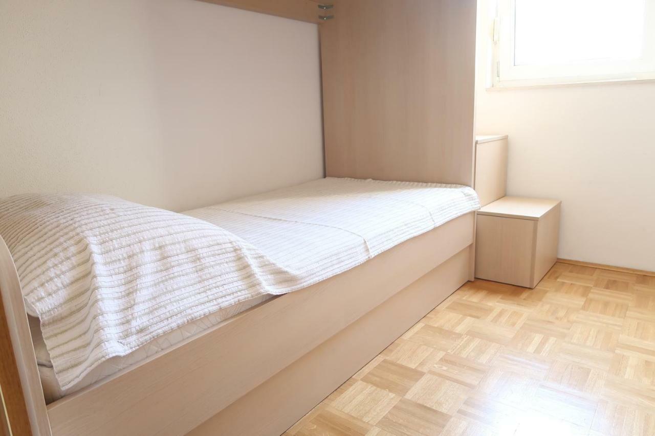 Apartments Maras พรีมอชเตน ภายนอก รูปภาพ